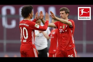 “LEROY! LEROY!” 🗣️ Thomas Müller assists with his voice! 📣