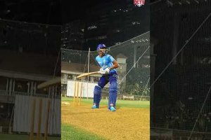 Yash Dhull plays an excellent upper cut during training | IPL 2022