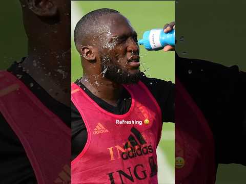 Stay hydrated 💦 #Lukaku #Thirsty