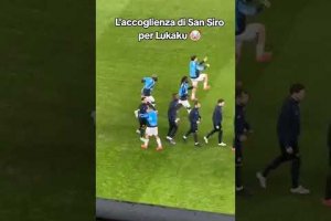 San Siro accoglie cosi Romelu Lukaku: fischi, insulti #InterNapoli #Inter #Napoli #SanSiro #Lukaku