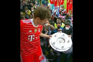 Thomas Muller Respect Moments😍👏